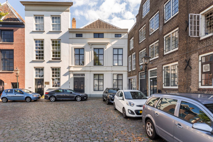 Bekijk foto 1/34 van apartment in Dordrecht