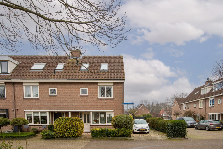Bekijk foto 1/10 van house in Beverwijk